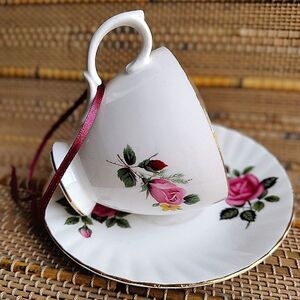 Vintage Queen's Fine Bone China Tea Cup Set